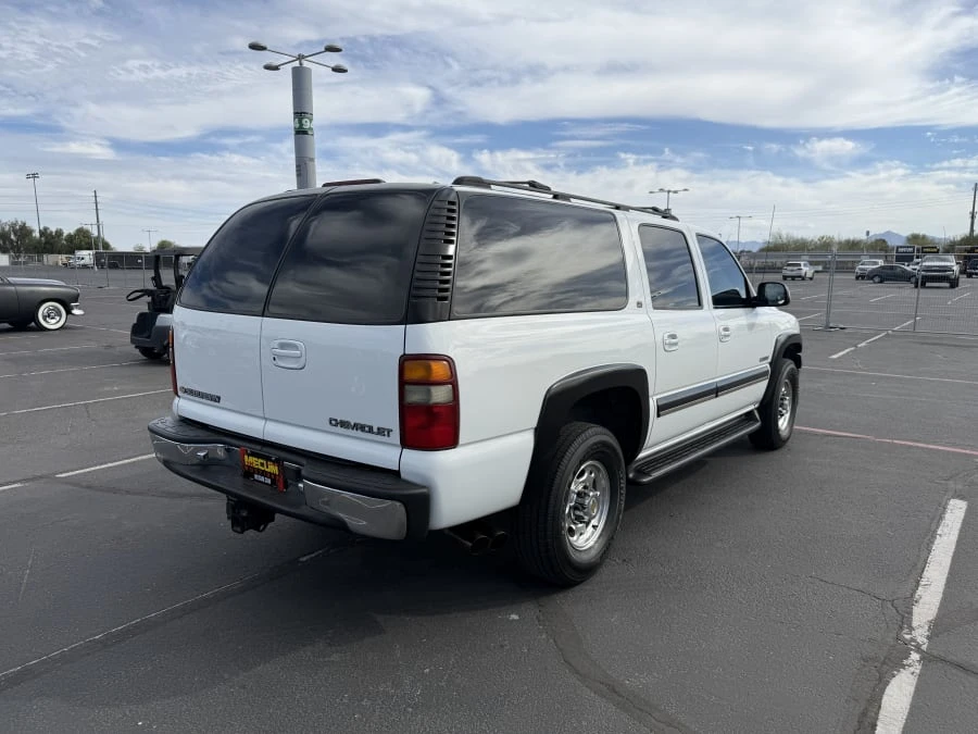 2001 Chevrolet Suburban 9th Gen - Image 2 of 18