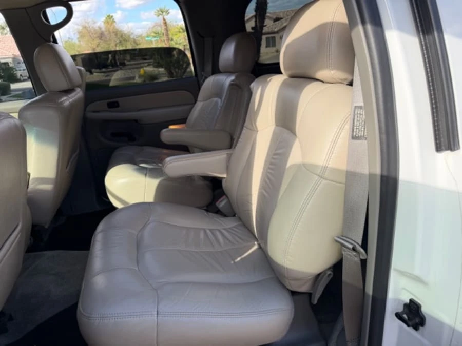 2001 Chevrolet Suburban 9th Gen - Image 10 of 18