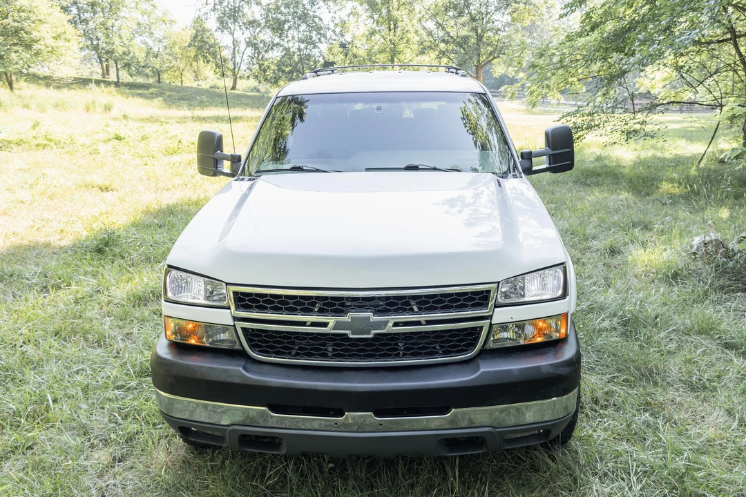2001 Chevrolet Suburban 8th Gen - Image 6 of 31