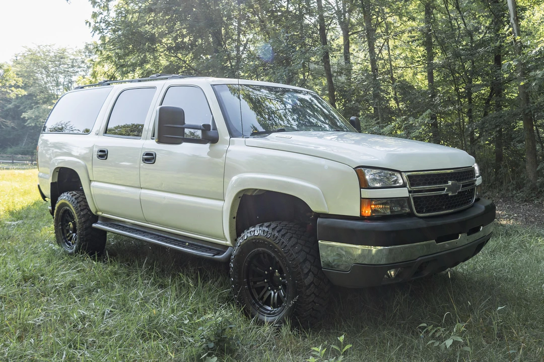 2001 Chevrolet Suburban 8th Gen - Image 16 of 31