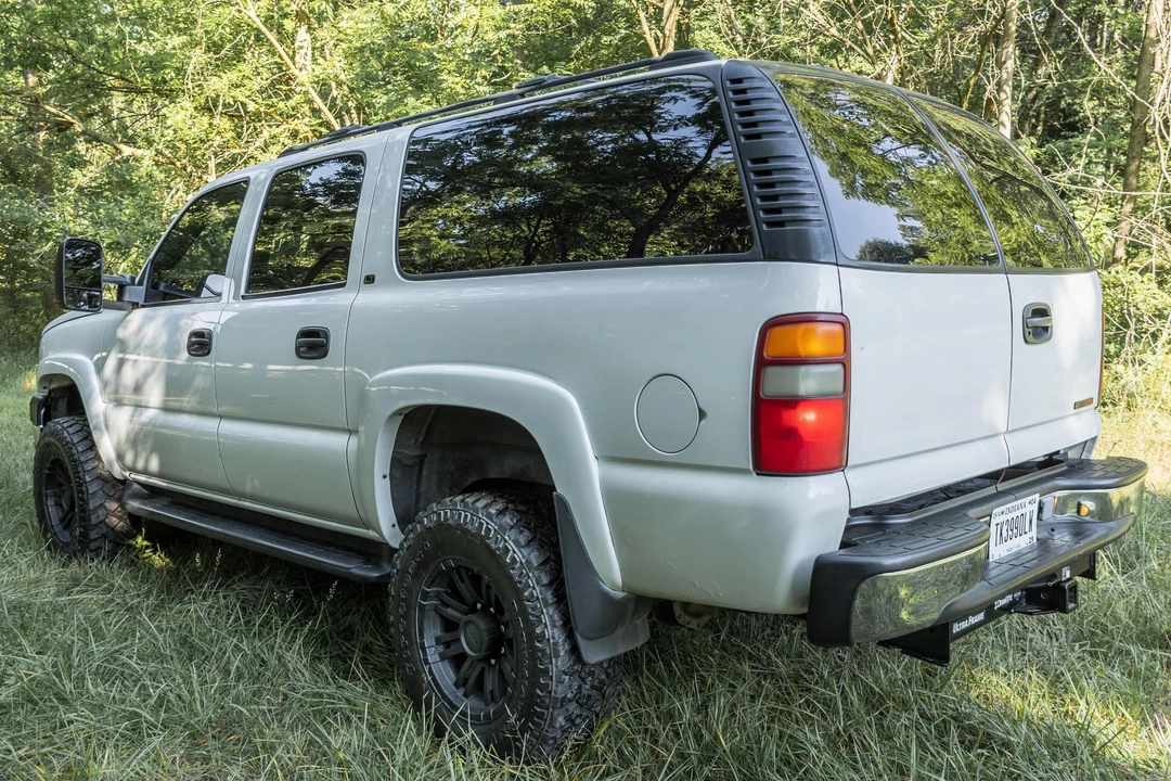 2001 Chevrolet Suburban 8th Gen - Image 4 of 31
