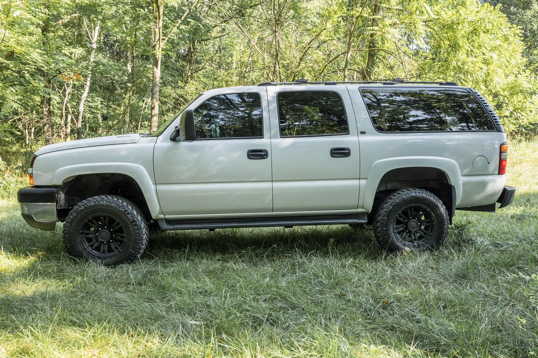 2001 Chevrolet Suburban 8th Gen - Image 12 of 31