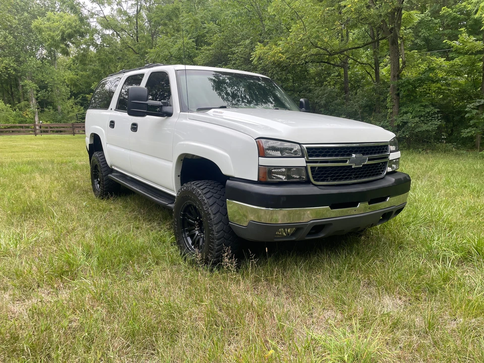 2001 Chevrolet Suburban 8th Gen - Image 17 of 31