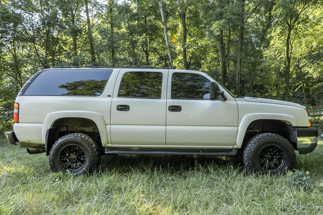 2001 Chevrolet Suburban 8th Gen - Image 15 of 31
