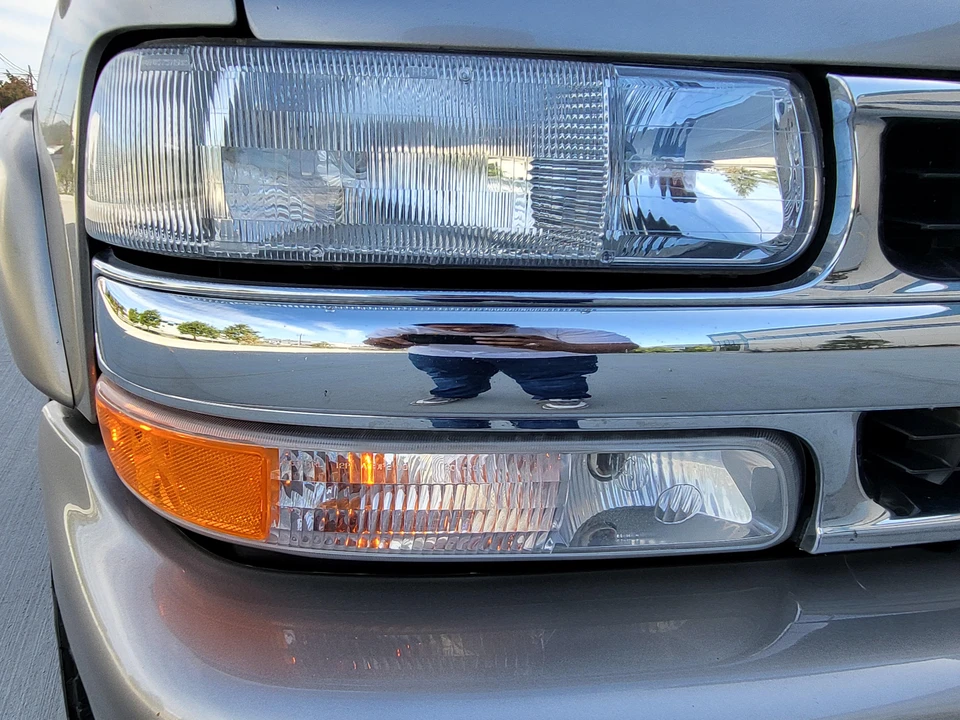 2001 Chevrolet Suburban 9th Gen - Image 16 of 31