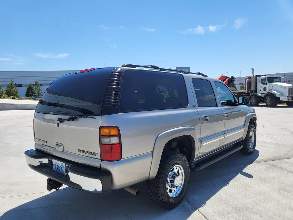 2001 Chevrolet Suburban 9th Gen - Image 10 of 31