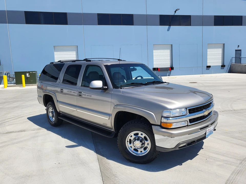 2001 Chevrolet Suburban 9th Gen - Image 11 of 31