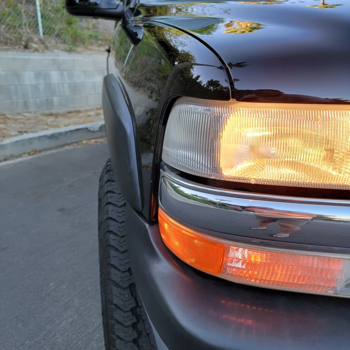 2001 Chevrolet Suburban 9th Gen - Image 18 of 31