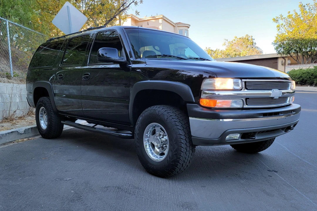 2001 Chevrolet Suburban 9th Gen - Image 17 of 31