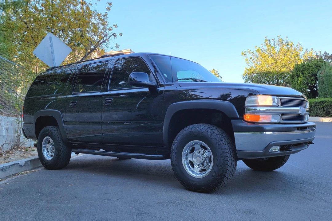 2001 Chevrolet Suburban 9th Gen - Image 3 of 31