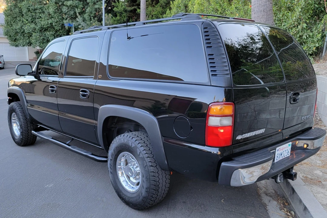 2001 Chevrolet Suburban 9th Gen - Image 5 of 31
