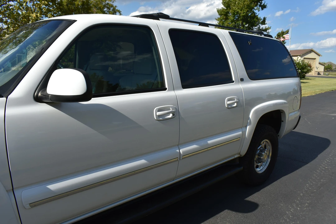 2001 Chevrolet Suburban 8th Gen - Image 25 of 31