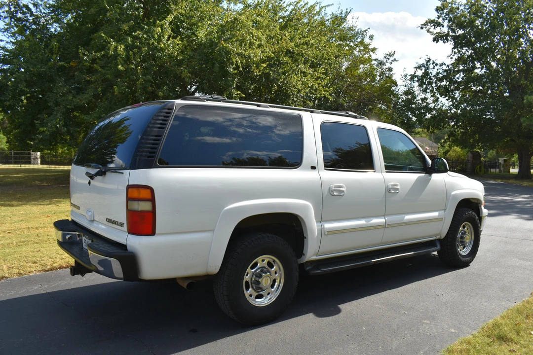2001 Chevrolet Suburban 8th Gen - Image 14 of 31