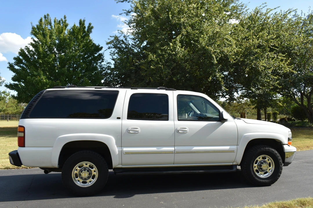 2001 Chevrolet Suburban 8th Gen - Image 16 of 31