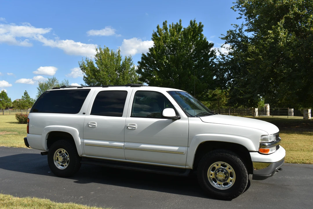 2001 Chevrolet Suburban 8th Gen - Image 18 of 31