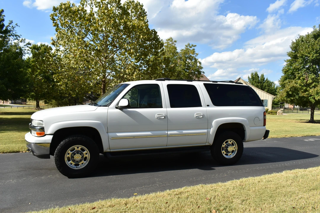 2001 Chevrolet Suburban 8th Gen - Image 8 of 31