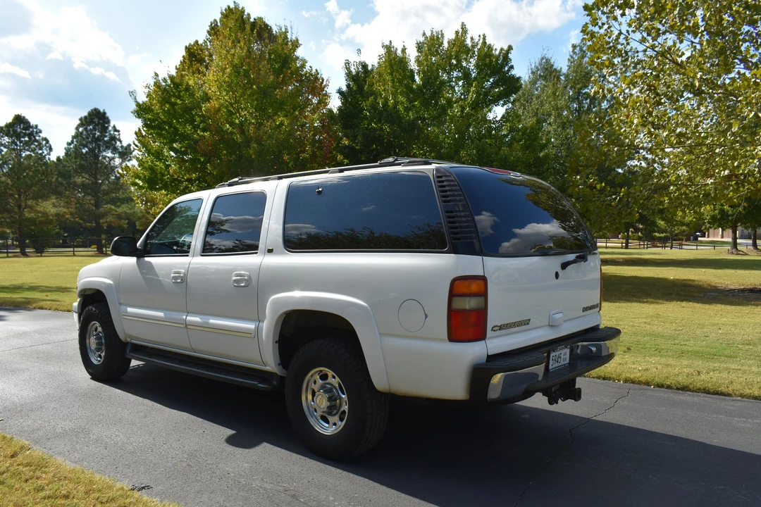2001 Chevrolet Suburban 8th Gen - Image 12 of 31