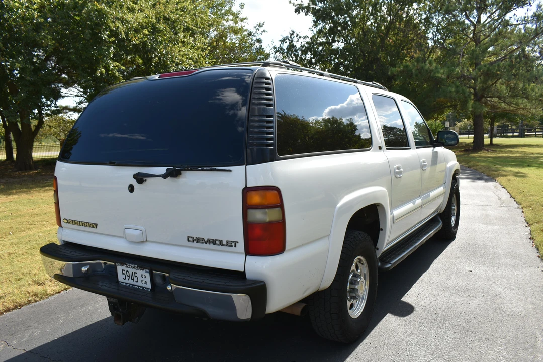 2001 Chevrolet Suburban 8th Gen - Image 13 of 31