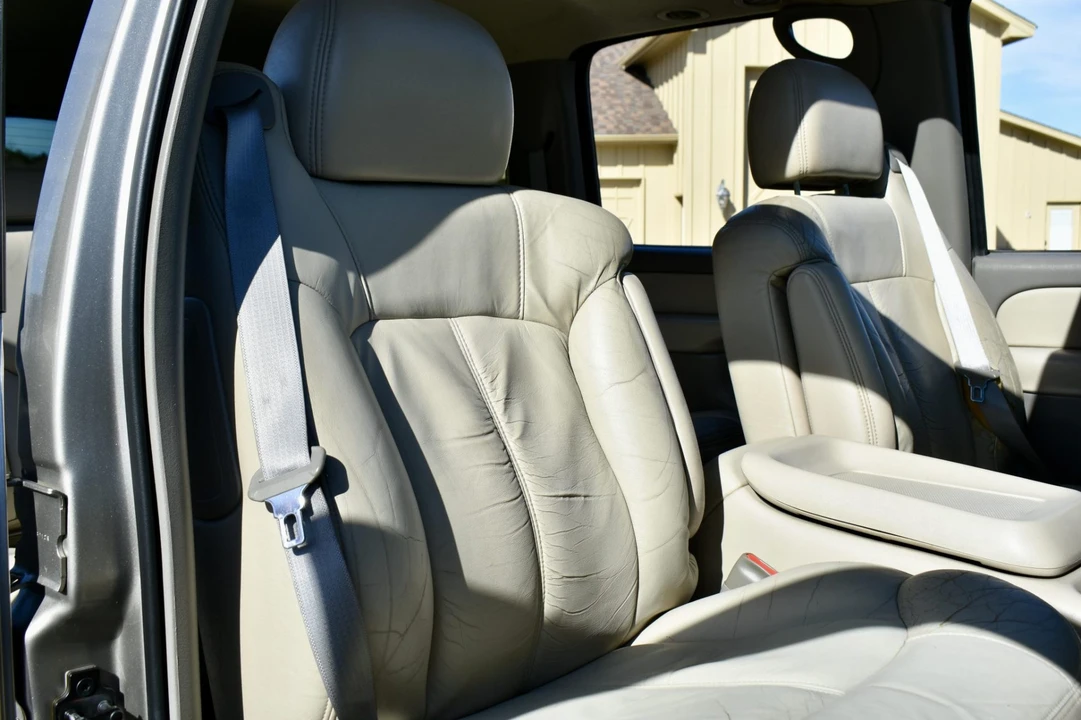 2001 Chevrolet Suburban 9th Gen - Image 4 of 7