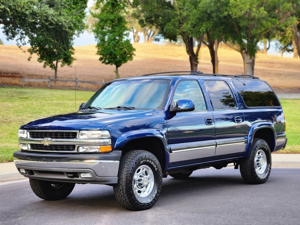2001 Chevrolet Suburban 9th Gen - Image 4 of 31