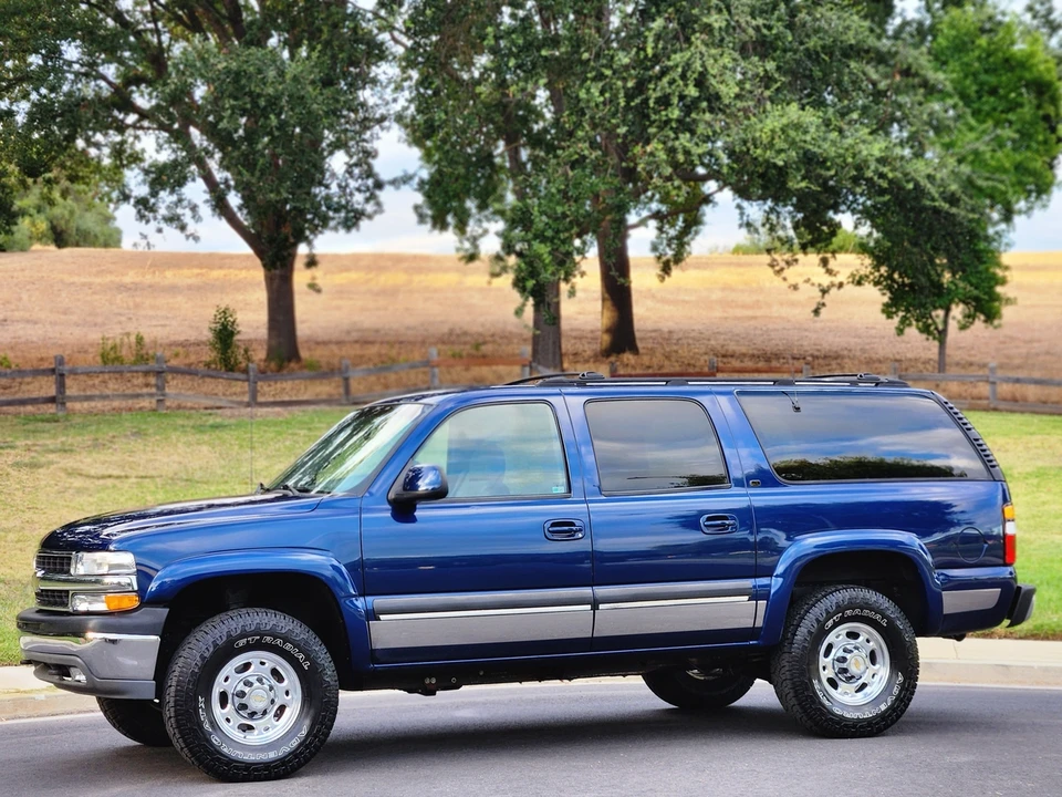 2001 Chevrolet Suburban 9th Gen - Image 5 of 31