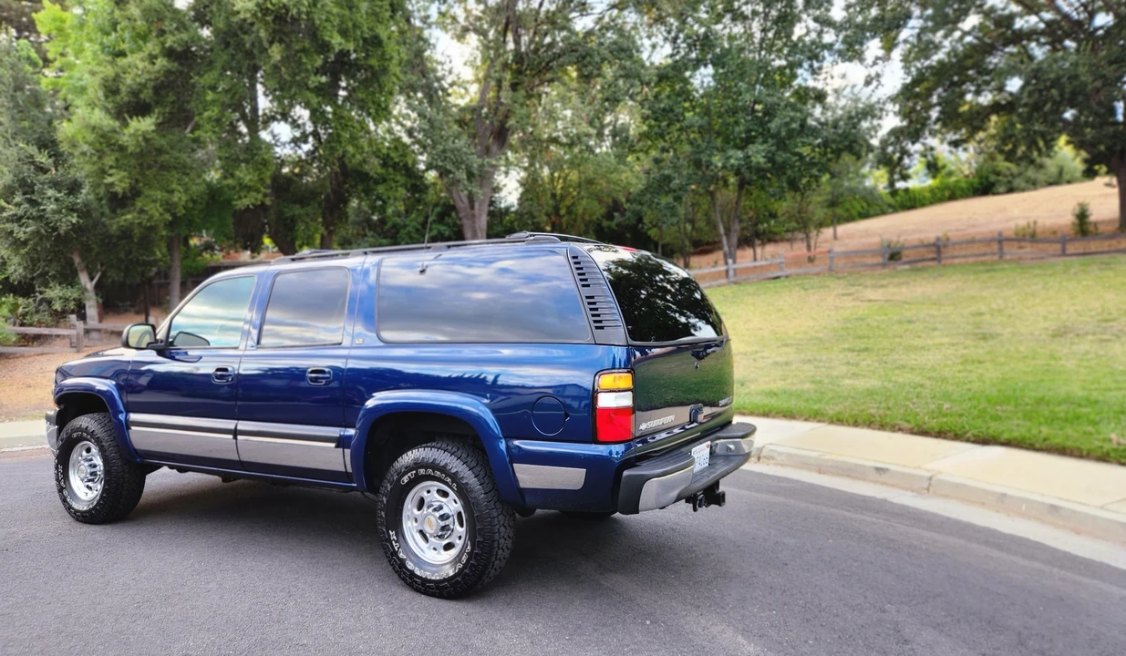 2001 Chevrolet Suburban 9th Gen - Image 10 of 31