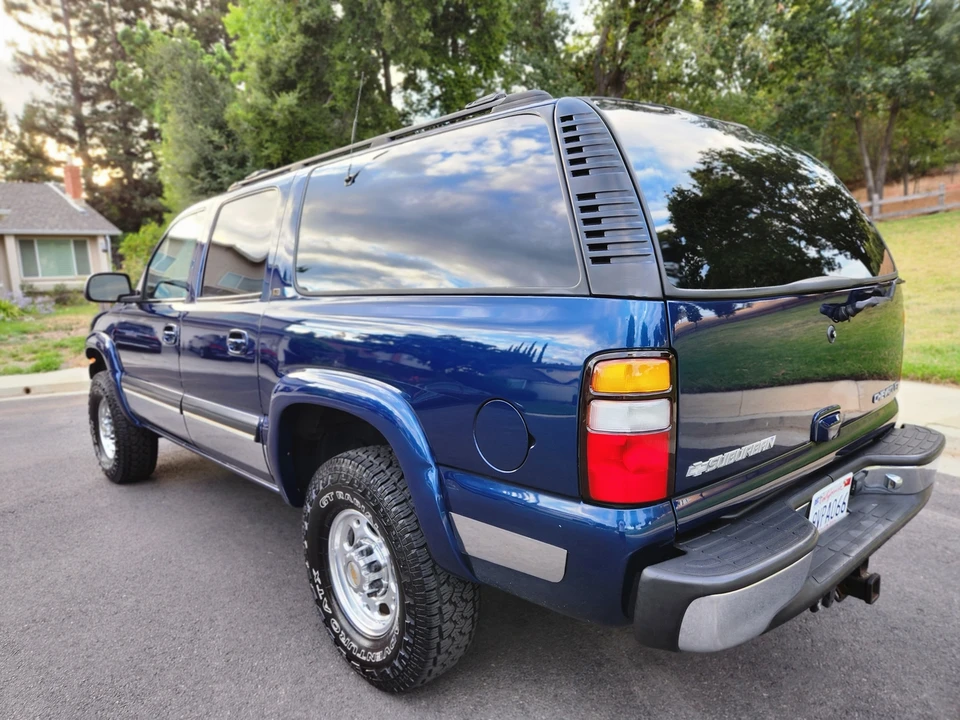 2001 Chevrolet Suburban 9th Gen - Image 11 of 31