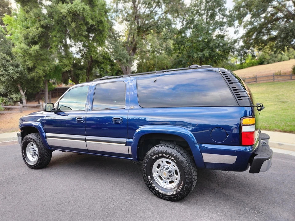 2001 Chevrolet Suburban 9th Gen - Image 9 of 31