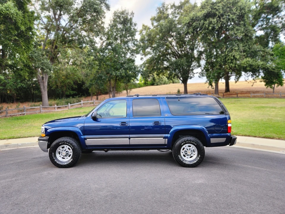 2001 Chevrolet Suburban 9th Gen - Image 6 of 31