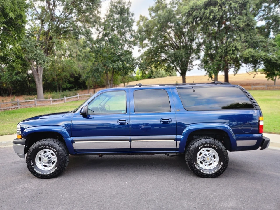 2001 Chevrolet Suburban 9th Gen - Image 8 of 31