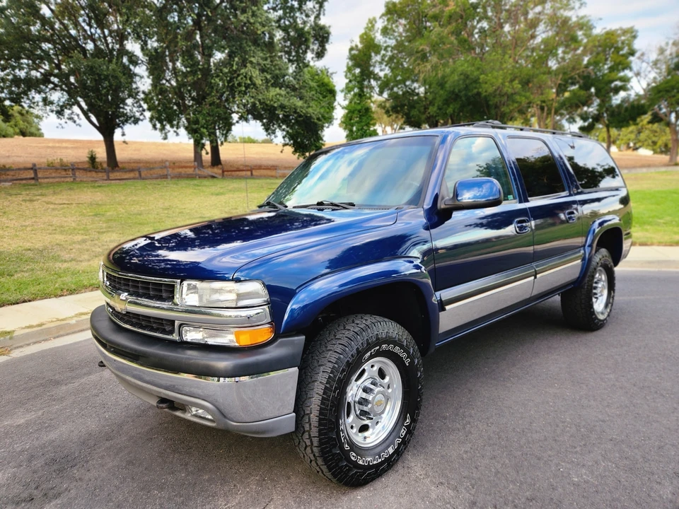 2001 Chevrolet Suburban 9th Gen - Image 3 of 31