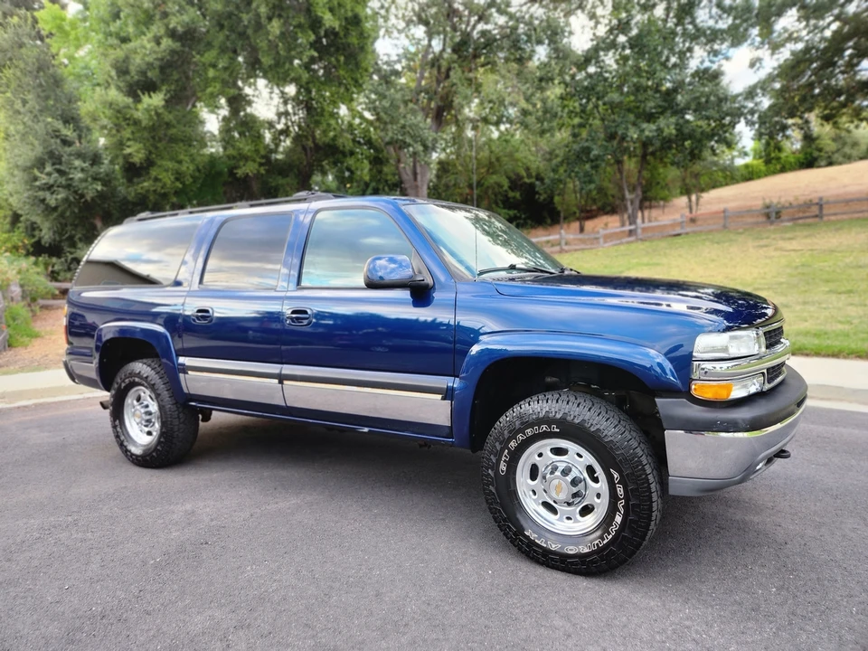 2001 Chevrolet Suburban 9th Gen - Image 21 of 31