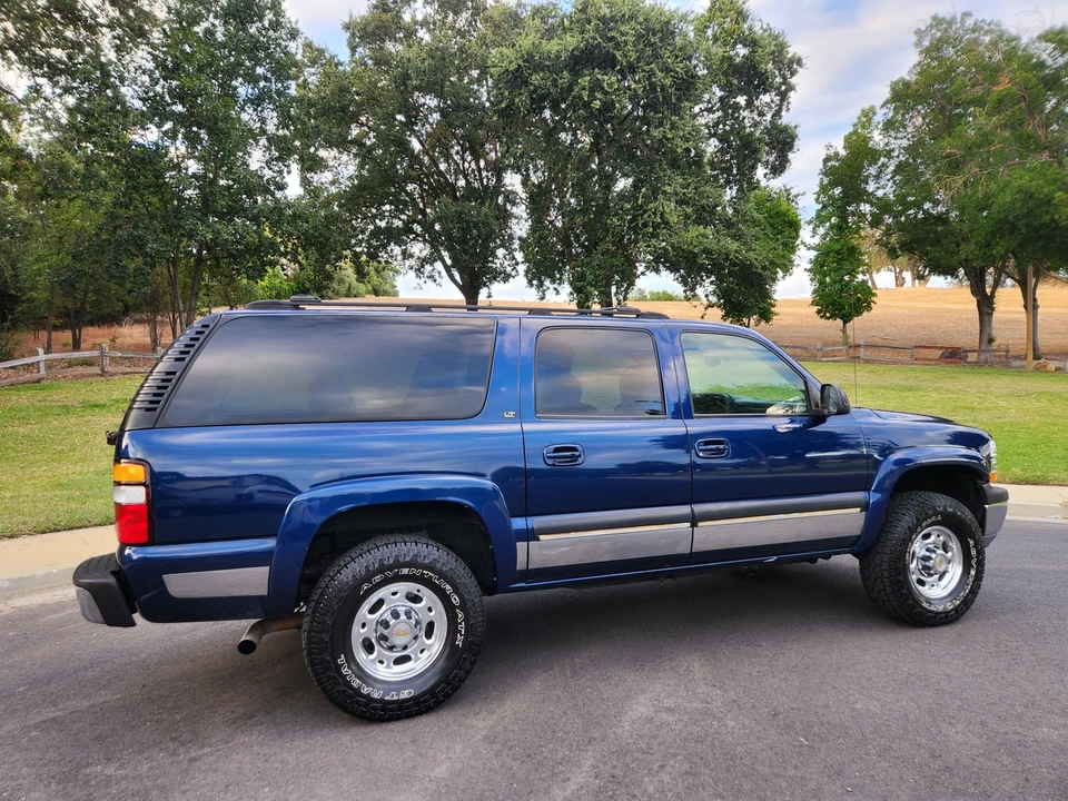 2001 Chevrolet Suburban 9th Gen - Image 17 of 31