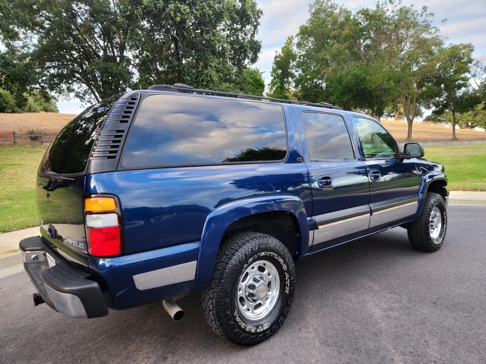 2001 Chevrolet Suburban 9th Gen - Image 16 of 31