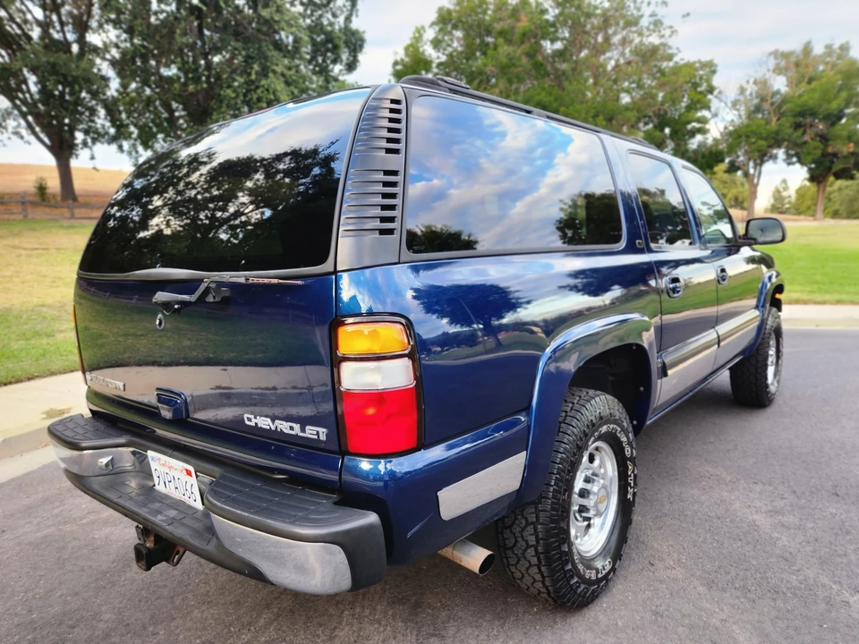 2001 Chevrolet Suburban 9th Gen - Image 14 of 31