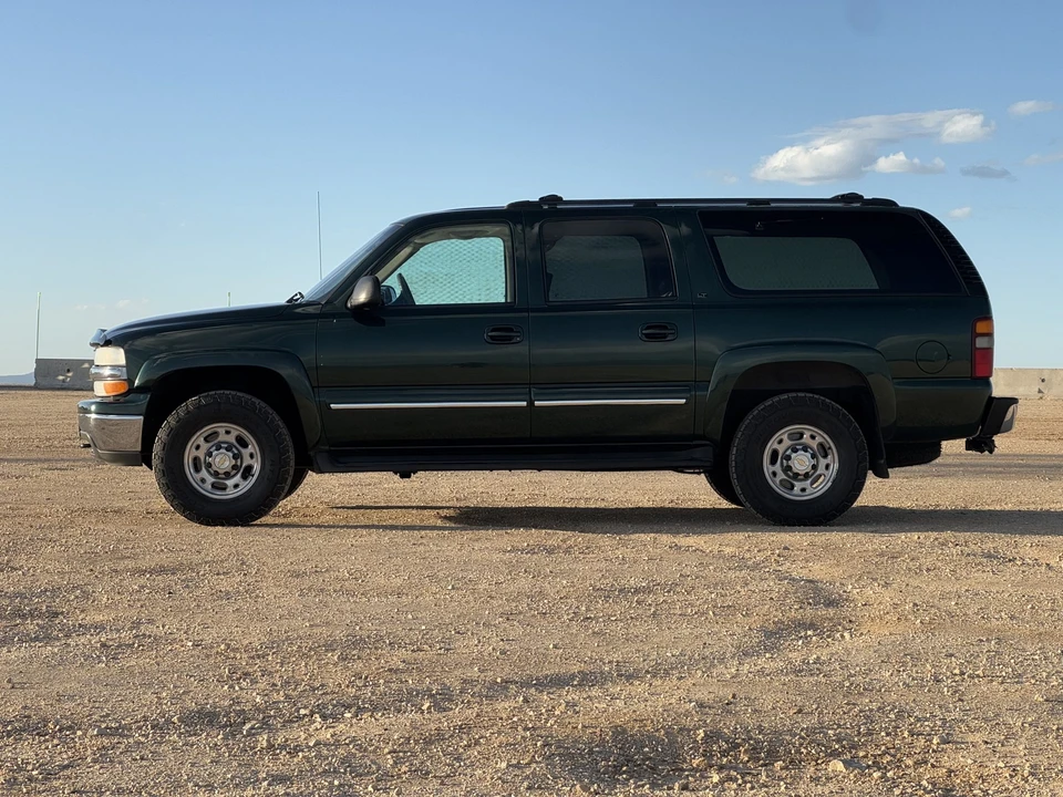 2001 Chevrolet Suburban 9th Gen - Image 14 of 31