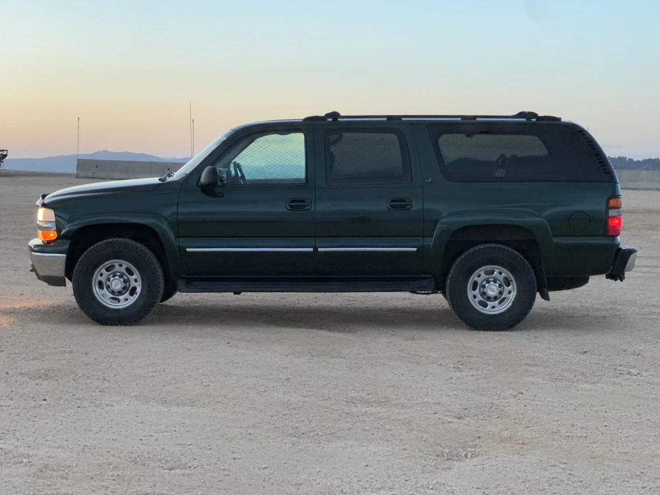 2001 Chevrolet Suburban 9th Gen - Image 15 of 31