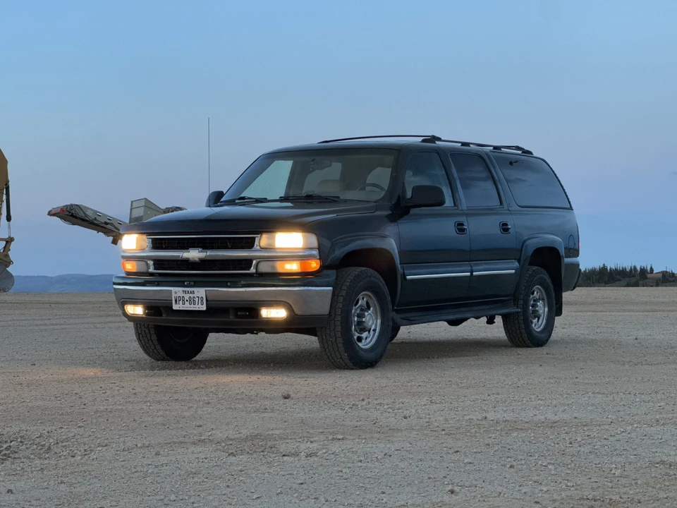 2001 Chevrolet Suburban 9th Gen - Image 8 of 31