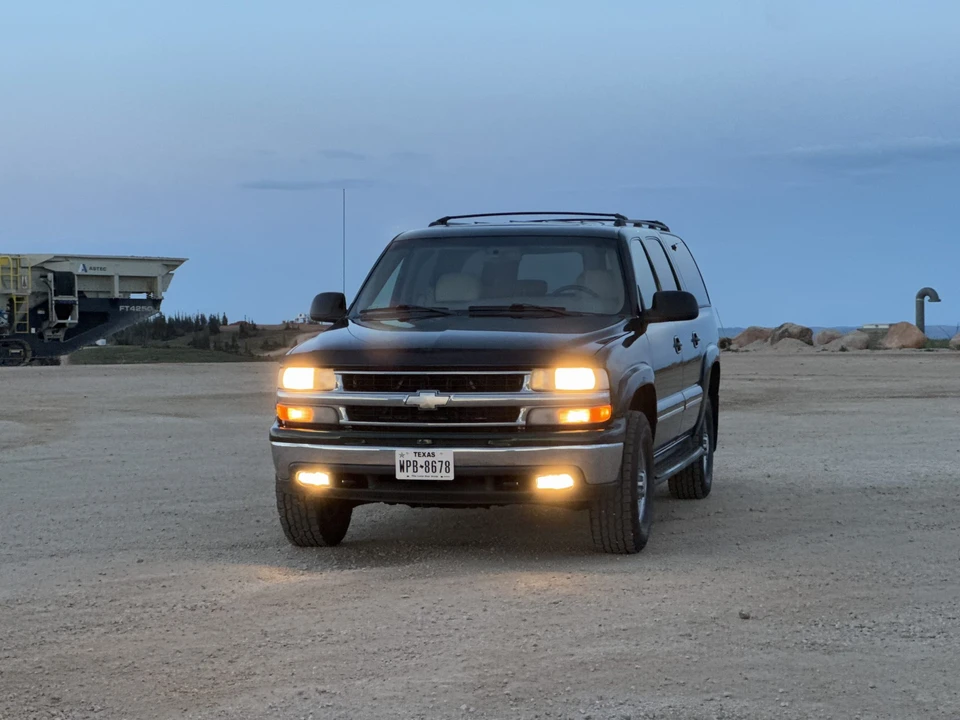 2001 Chevrolet Suburban 9th Gen - Image 2 of 31