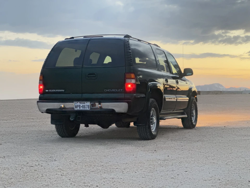 2001 Chevrolet Suburban 9th Gen - Image 27 of 31