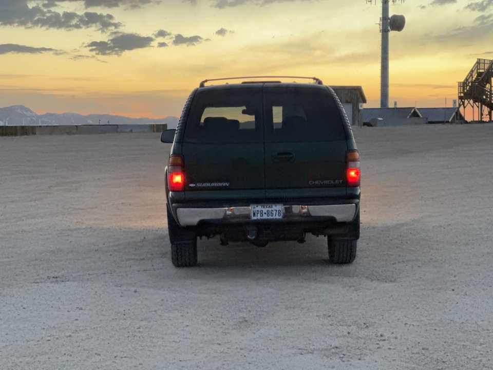 2001 Chevrolet Suburban 9th Gen - Image 25 of 31