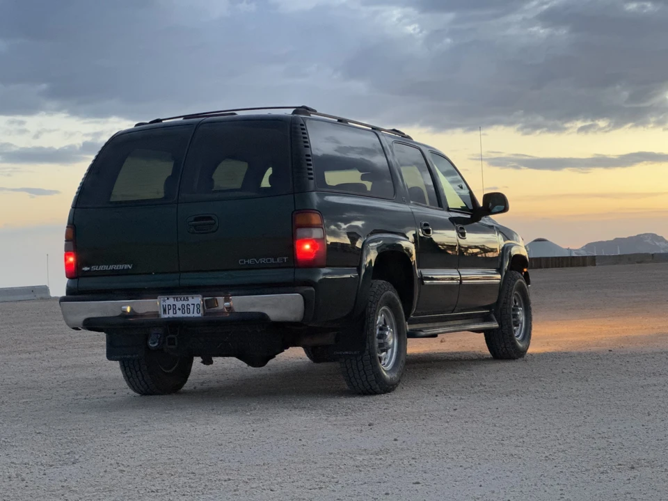 2001 Chevrolet Suburban 9th Gen - Image 28 of 31