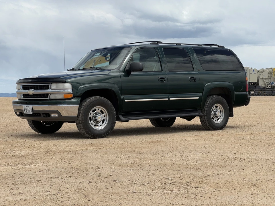 2001 Chevrolet Suburban 9th Gen - Image 9 of 31