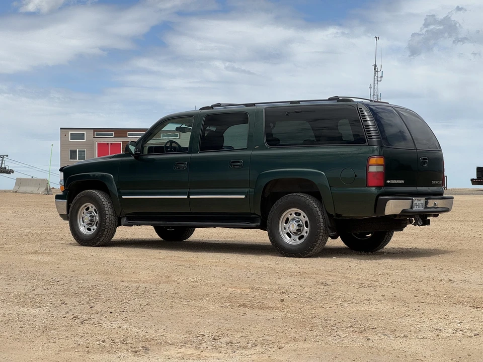 2001 Chevrolet Suburban 9th Gen - Image 17 of 31
