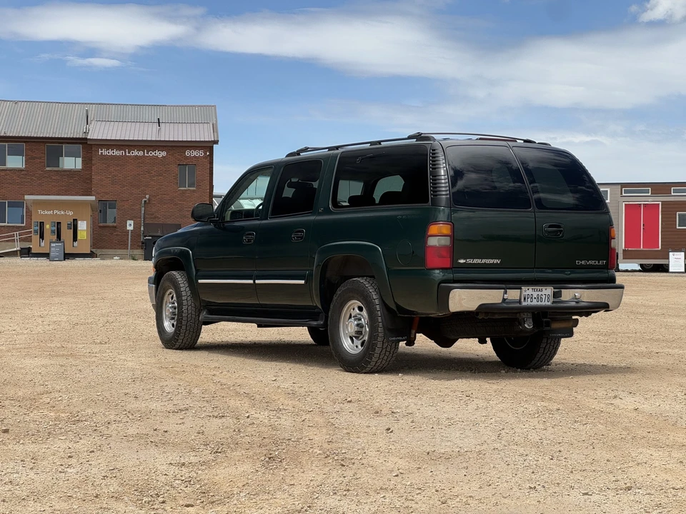 2001 Chevrolet Suburban 9th Gen - Image 18 of 31