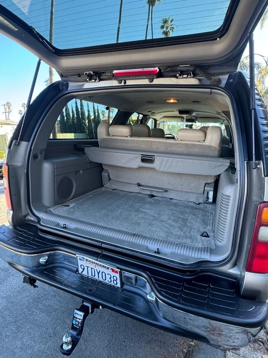 2001 Chevrolet Suburban 9th Gen - Image 4 of 15