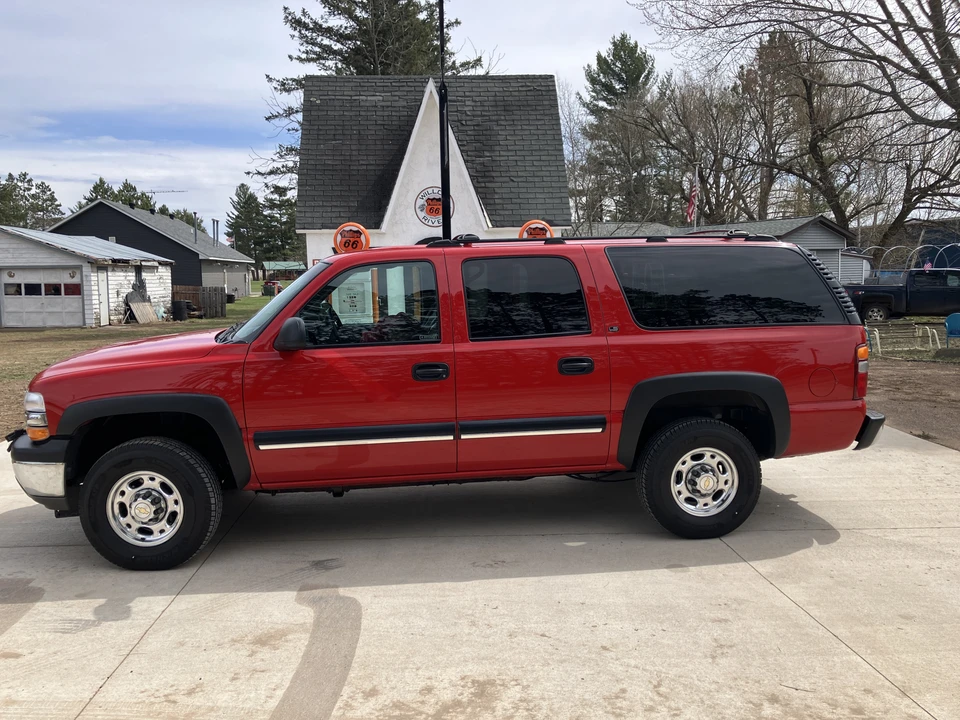2001 Chevrolet Suburban 9th Gen - Image 3 of 31