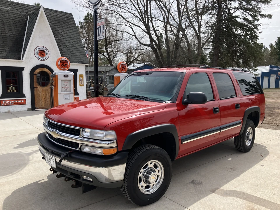 2001 Chevrolet Suburban 9th Gen - Image 9 of 31