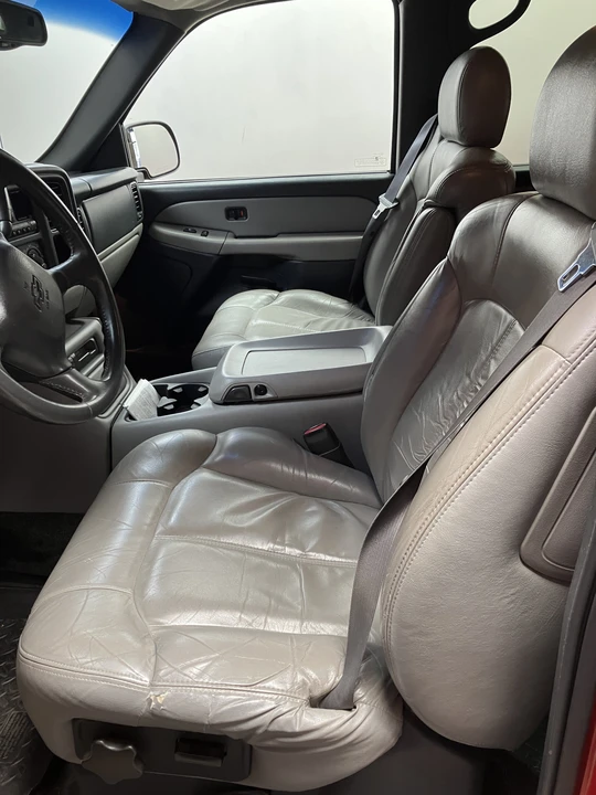 2001 Chevrolet Suburban 9th Gen - Image 16 of 31