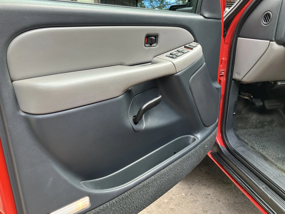 2001 Chevrolet Suburban 9th Gen - Image 19 of 31
